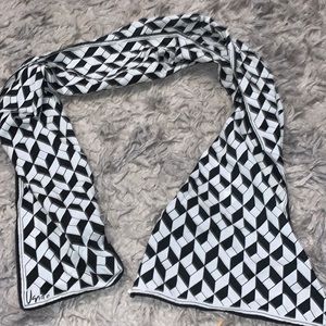 Absolutely stunning vintage ugna Japanese black and white scarf